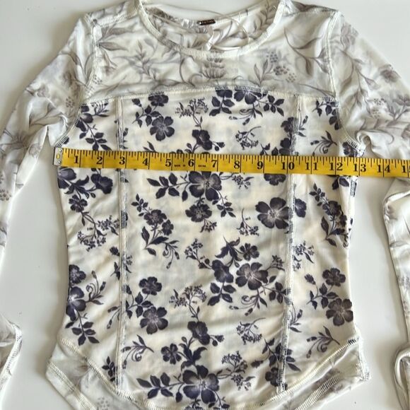 Free People Women’s Long Sleeve Betty’s Garden Top Blouse XS - Picture 5 of 9